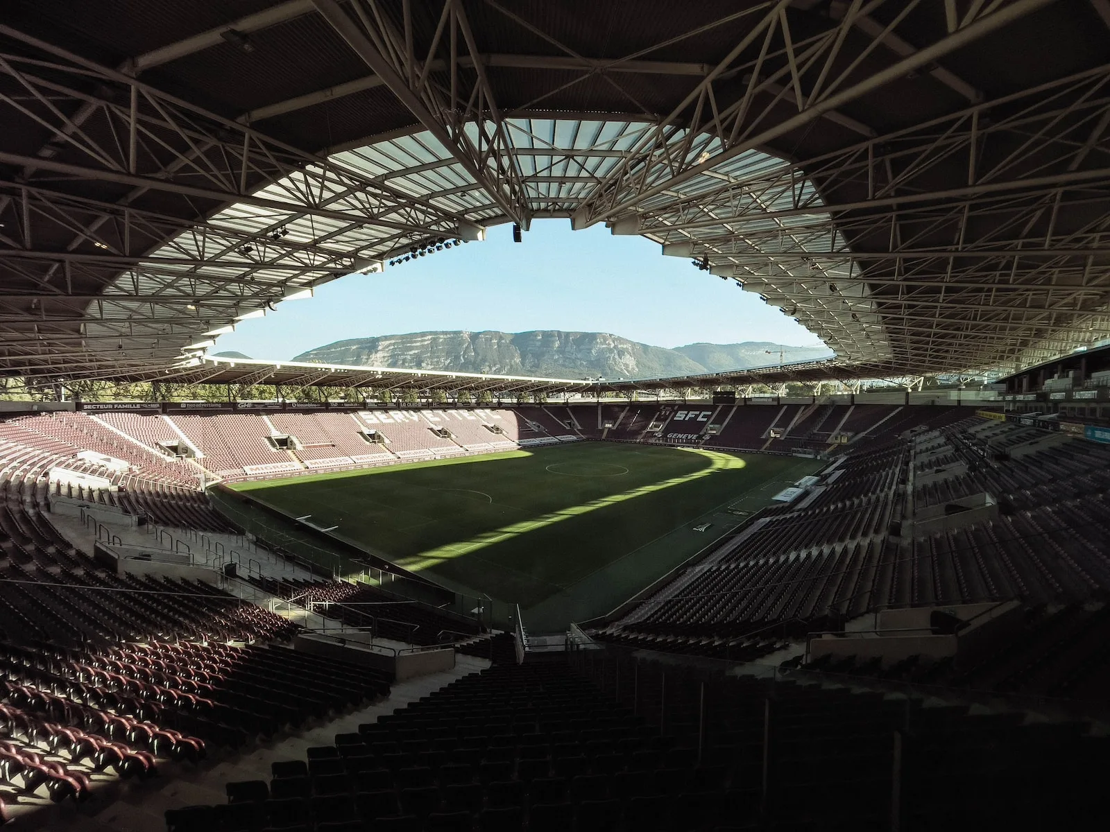 Le stade de Genève, un lieu incontournable pour le sport et les spectacles
